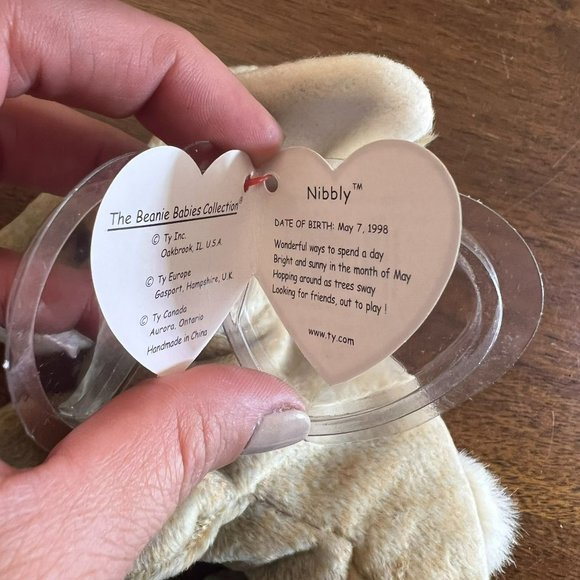 Ty Beanie Baby Nibbly the Rabbit -  Style Number #4217 - Picture 2 of 8